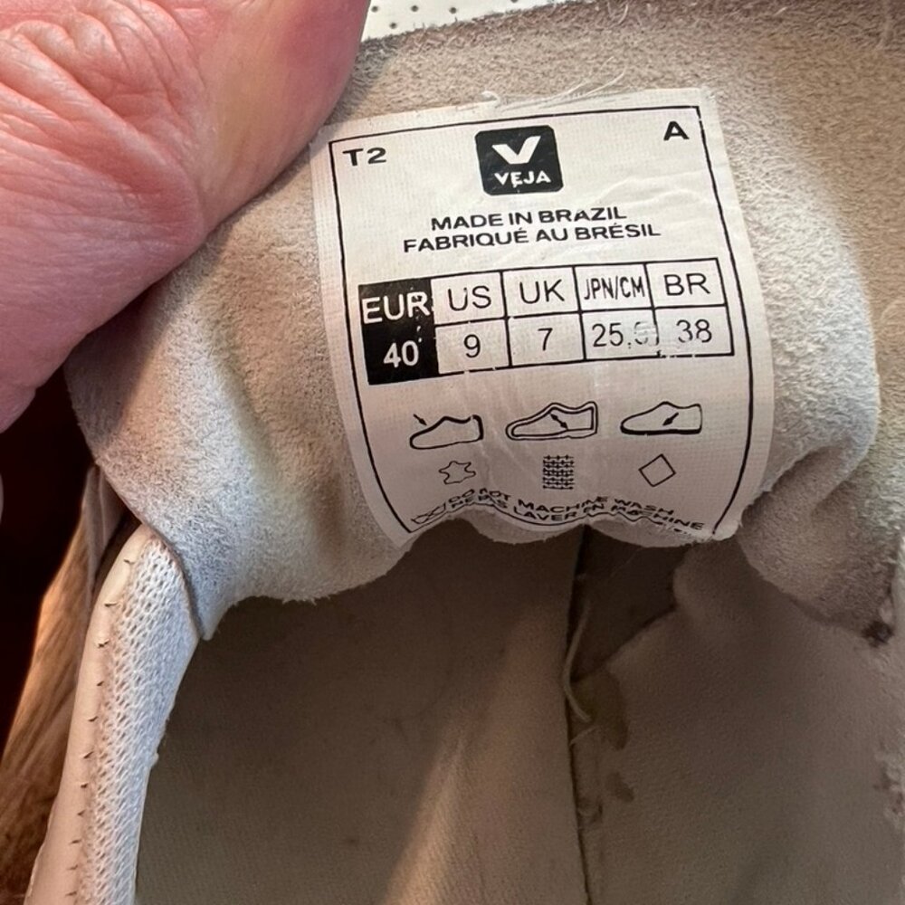 Veja V-10 Leather Colorblock Shoe - Picture 2 of 7